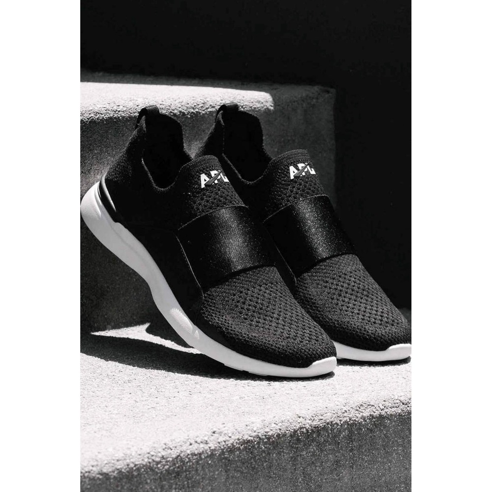 APL TechLoom Bliss W Sneakers Womens 7 Black White Slip On 1221XC Athletic